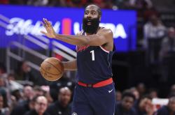 AYX SPORTS- 哈登关键节点战术调整,加拿大队带队取胜了吗 