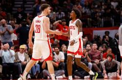 AYX SPORTS-关于浓眉哥连续七场比赛得分超过突破纪录，雄鹿挑战极限！的信息