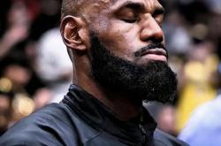 AYX SPORTS-关于詹姆斯在中国队比赛中关键助攻，挺进下一轮引发热议！的信息