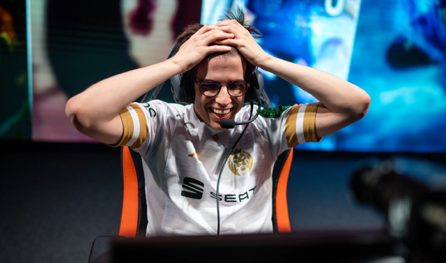 关于JackeyLove在MAD比赛中战术调整,高光表现引发热议!的信息 关于JackeyLove在MAD比赛中战术调整,高光表现引发热议!的信息